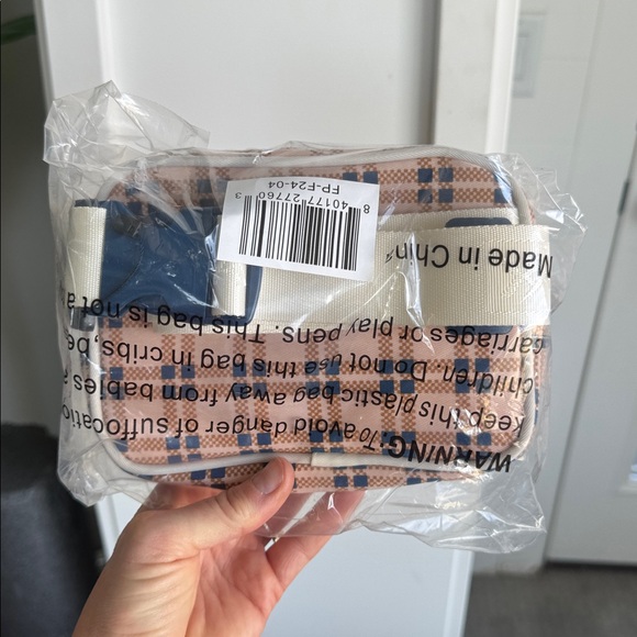 Threads Belt Bag - Picture 3 of 3